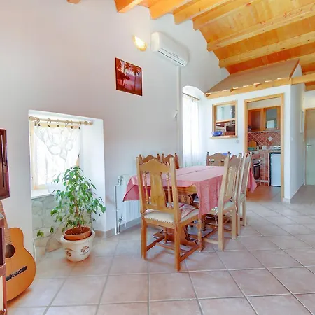 15050a Apartman